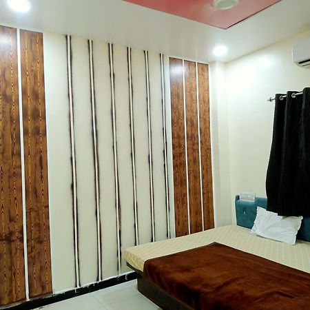 Hardik Palace Ujjain Esterno foto