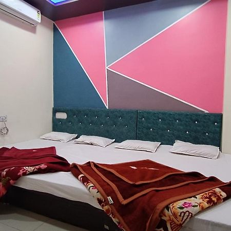 Hardik Palace Ujjain Esterno foto