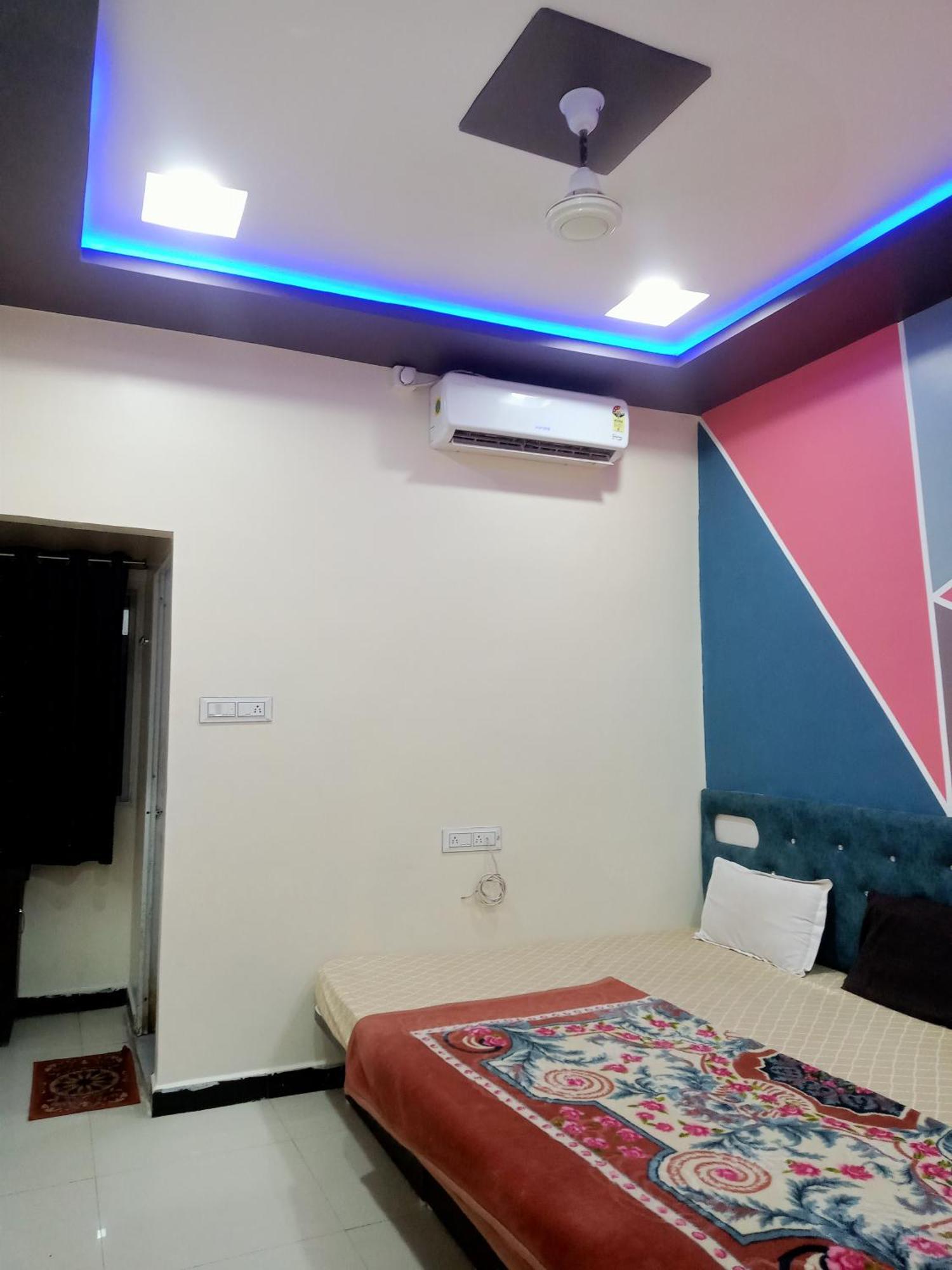 Hardik Palace Ujjain Esterno foto
